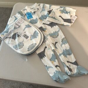 Carters Dino boys 9m sleeper with feet, hat, and 4 burp cloths